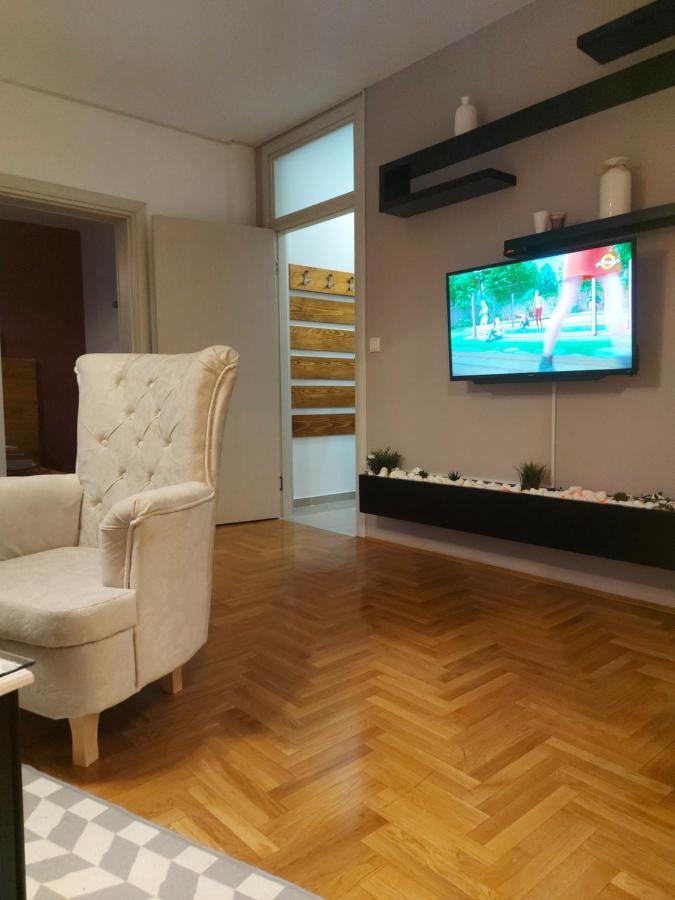 River Lux สเรมสกา มิโตรวิตซา ภายนอก รูปภาพ